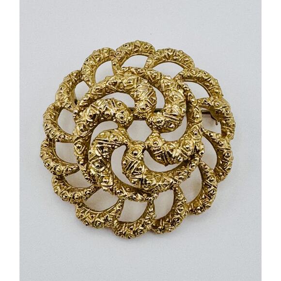 VINTAGE Monet Brushed Swirl Brooch Gold Tone Twist Rope Domed Pin - Picture 1 of 5
